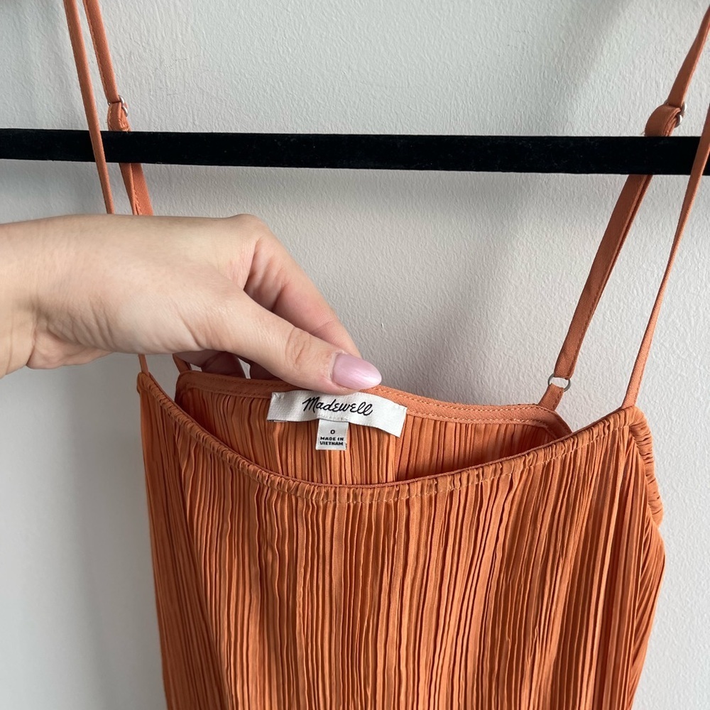 Madewell The Goldie Dress in Plissé Pleated Orange - Picture 5 of 6